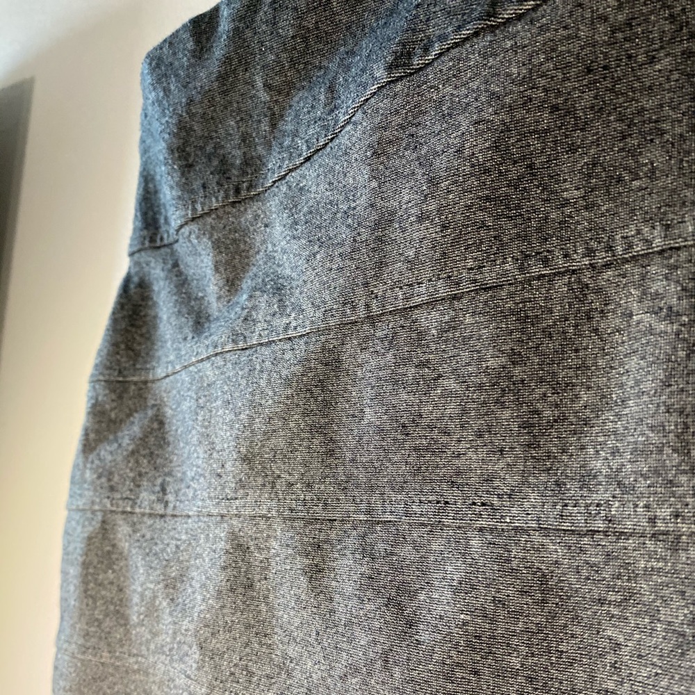 Gray skirt - Picture 2 of 3